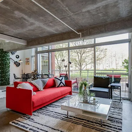 5M103- Modern Country 1Bd 2-Story Nashville Condo